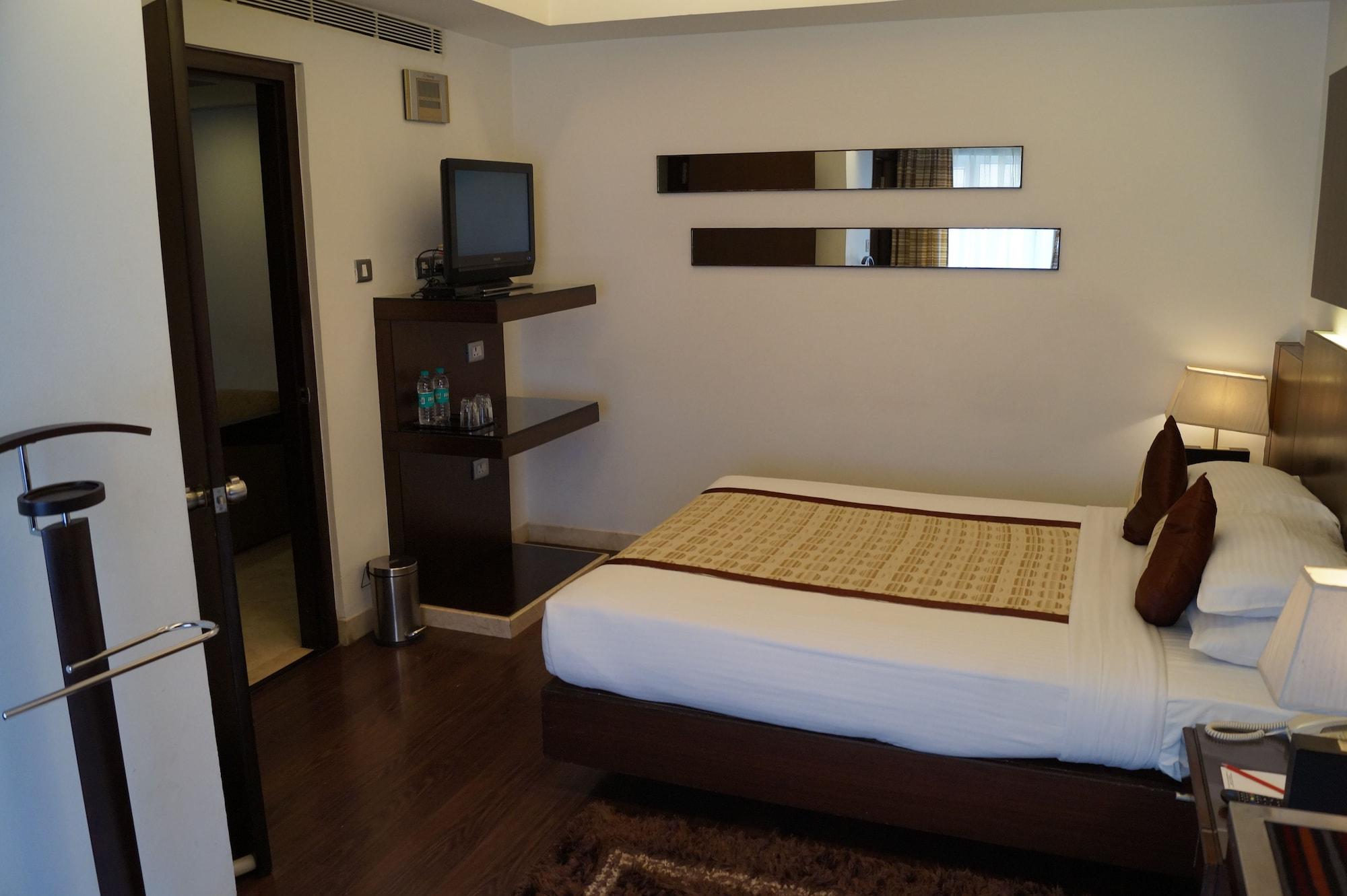 The President Hotel Bangalore Bagian luar foto