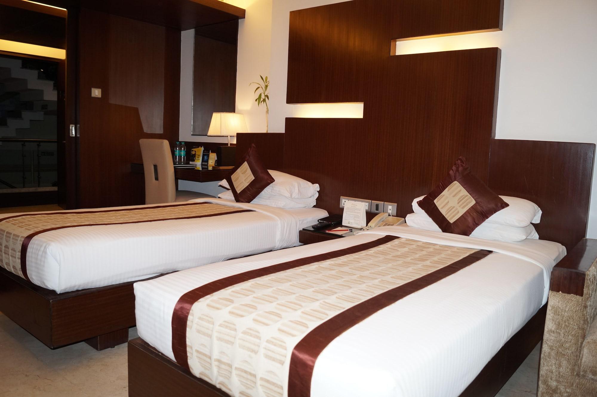 The President Hotel Bangalore Bagian luar foto