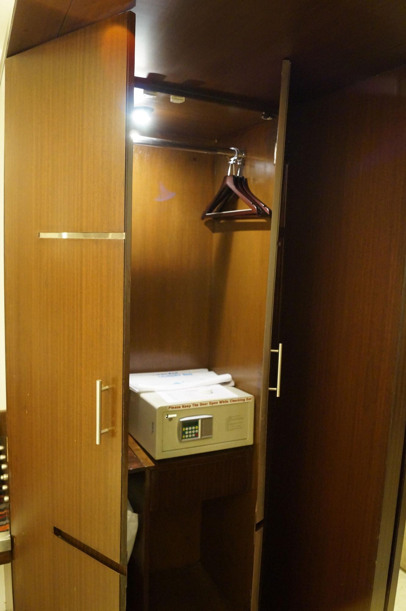 The President Hotel Bangalore Bagian luar foto