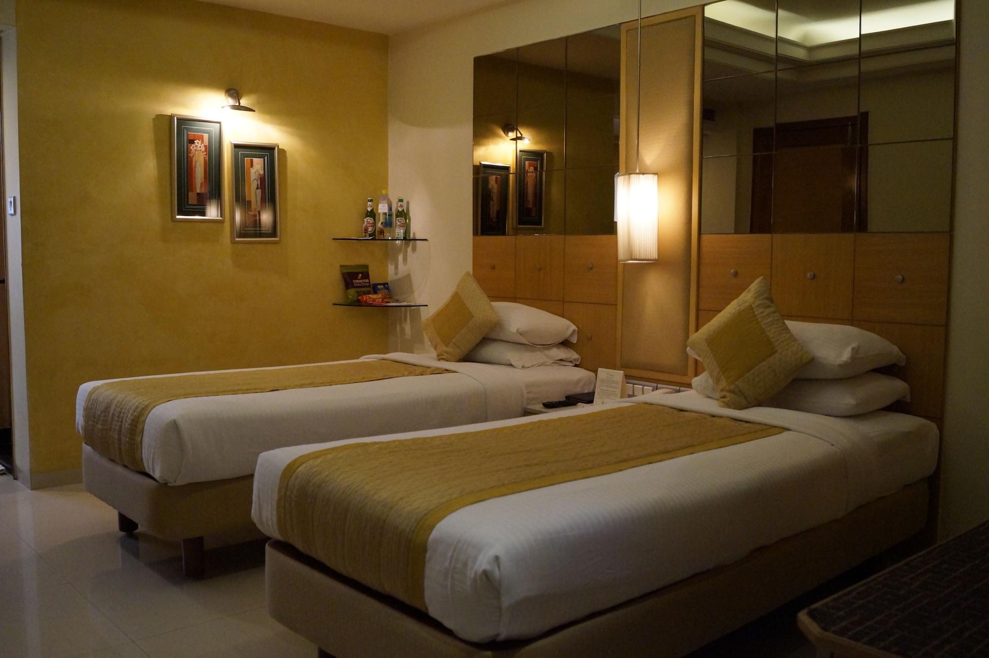 The President Hotel Bangalore Bagian luar foto