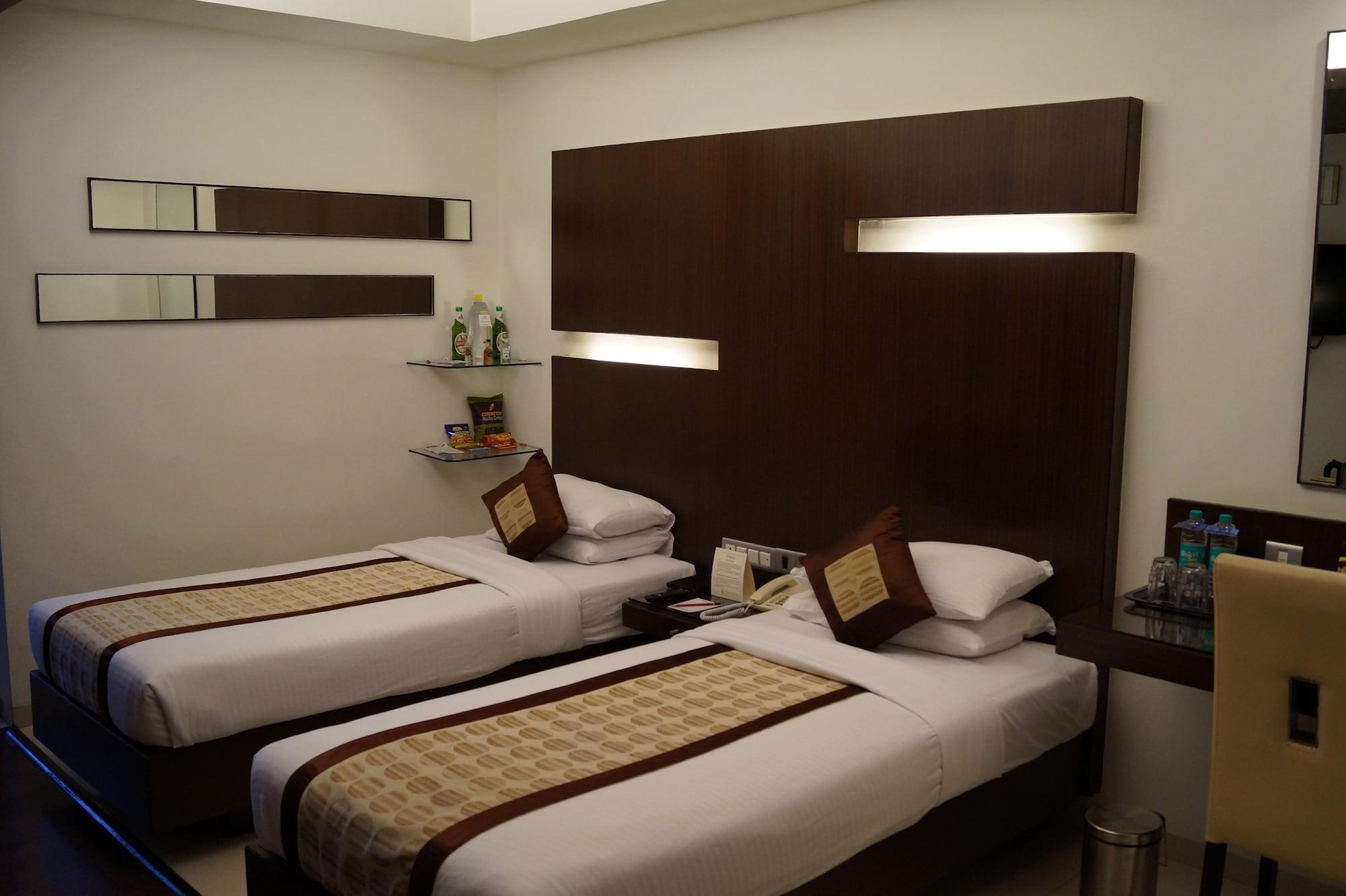 The President Hotel Bangalore Bagian luar foto