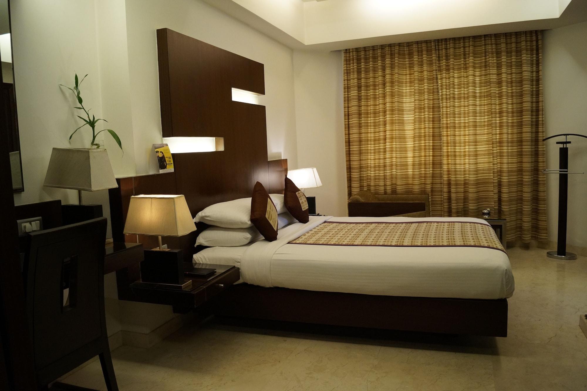 The President Hotel Bangalore Bagian luar foto
