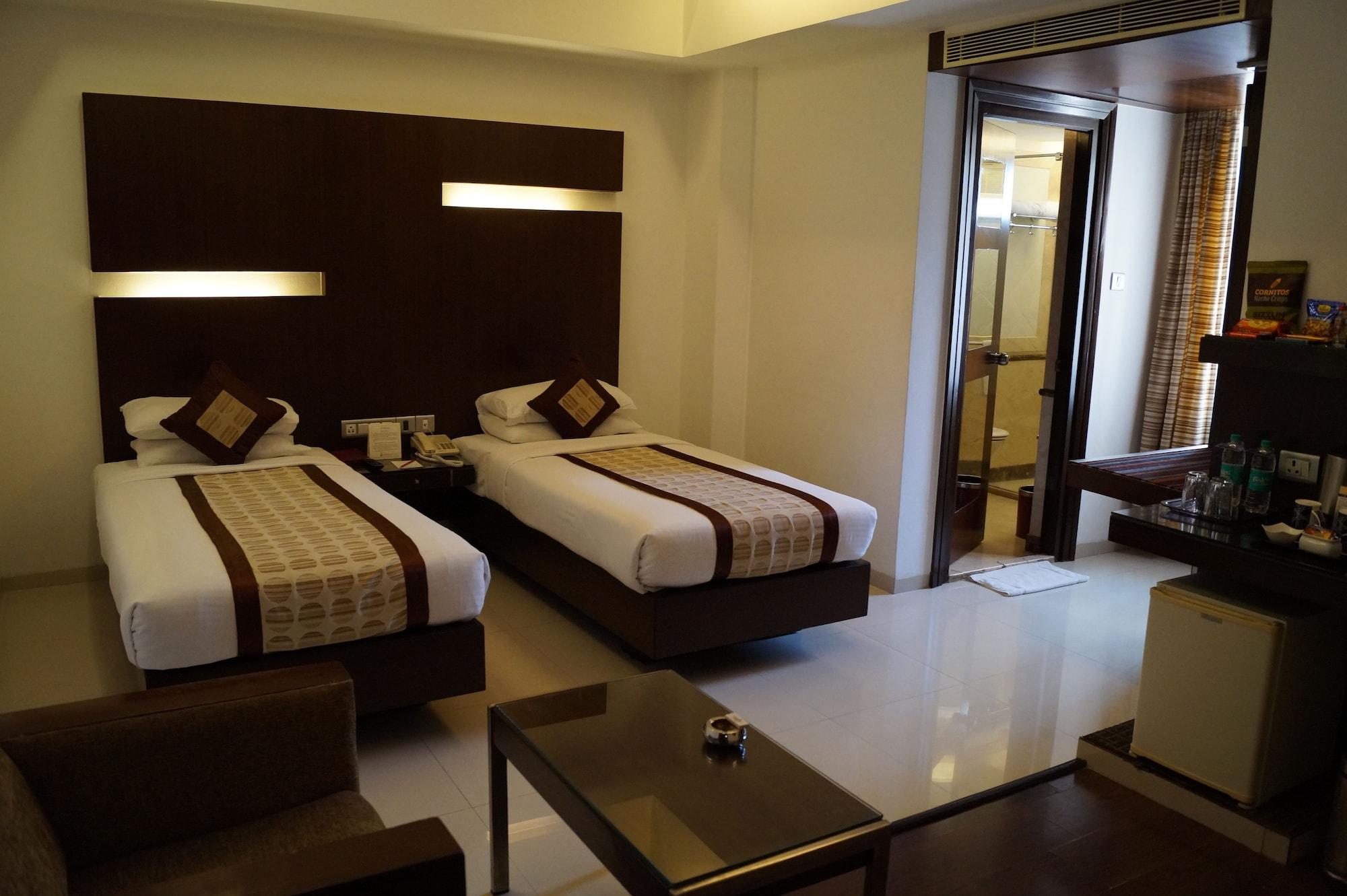 The President Hotel Bangalore Bagian luar foto