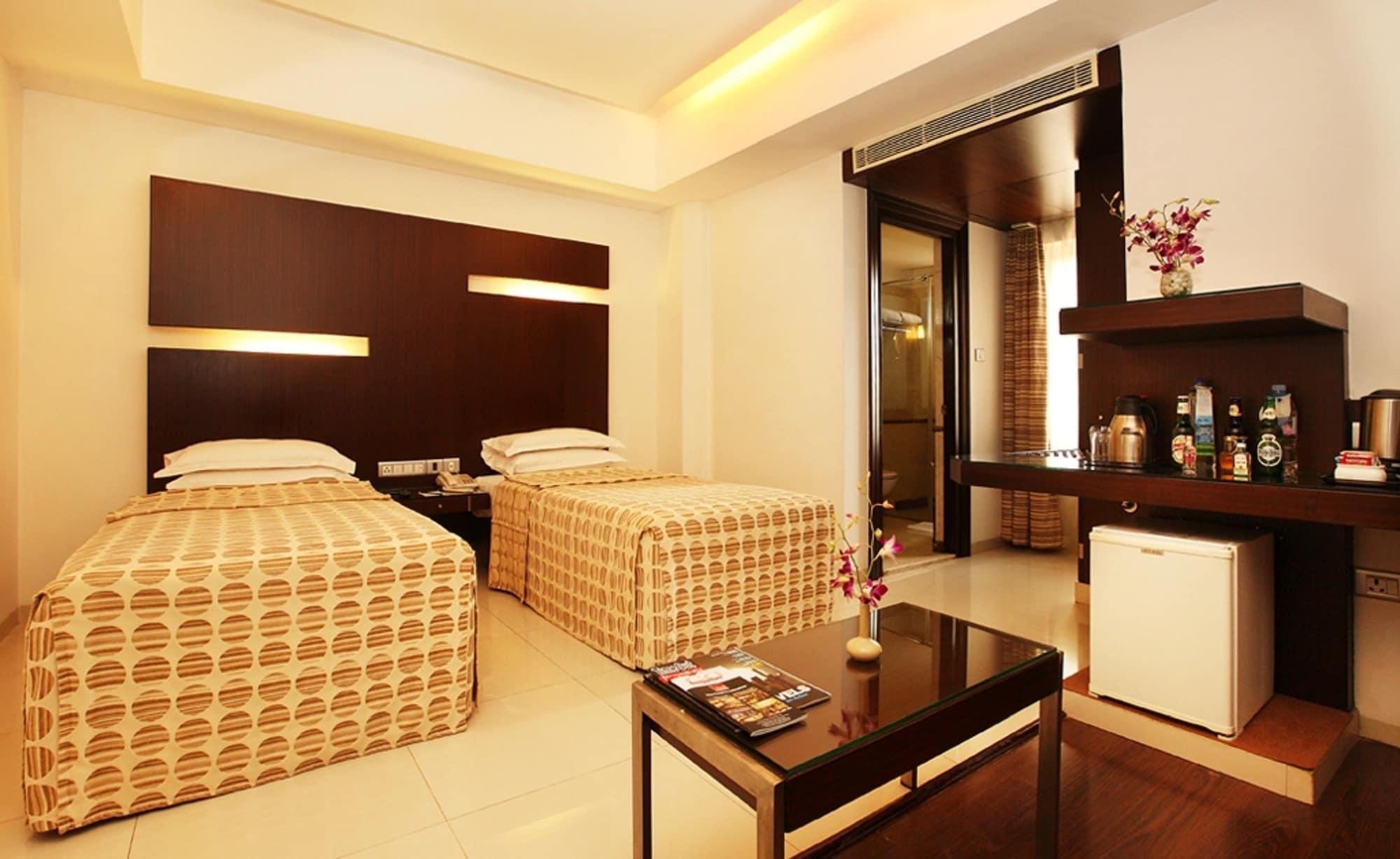 The President Hotel Bangalore Bagian luar foto