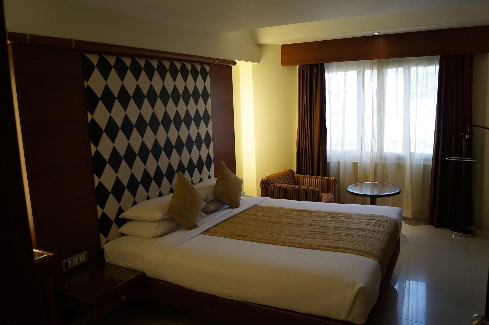 The President Hotel Bangalore Bagian luar foto