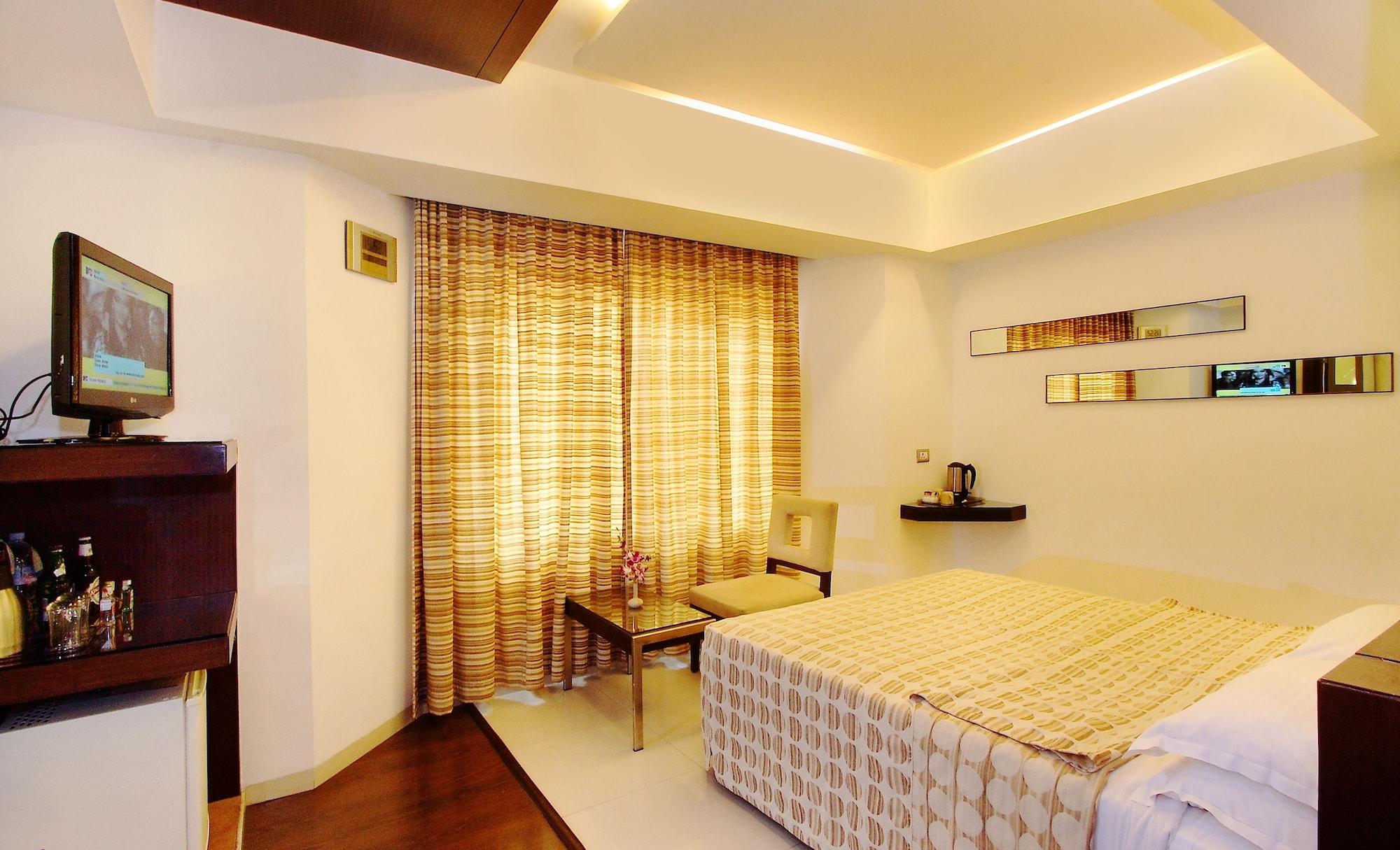 The President Hotel Bangalore Bagian luar foto