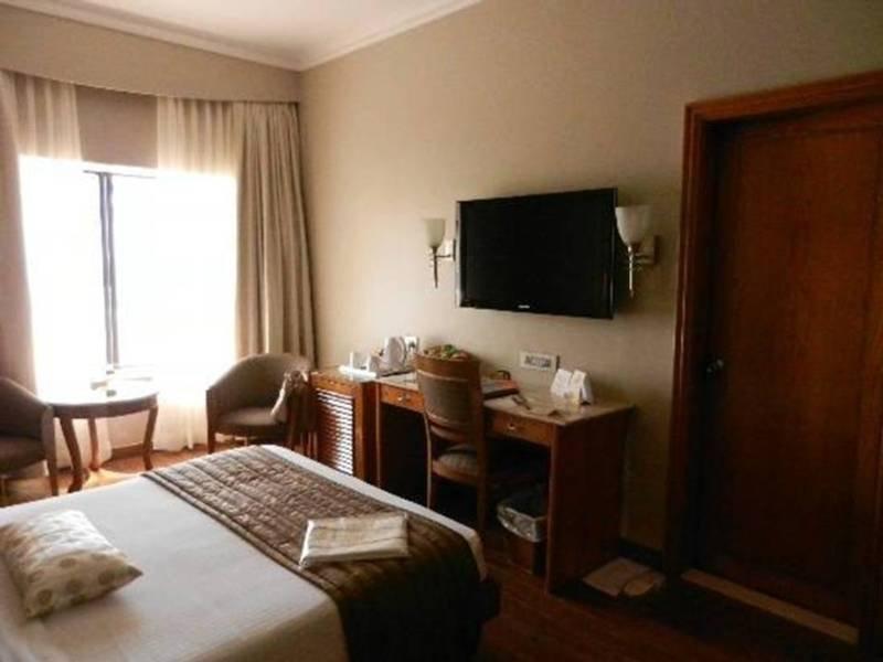 The President Hotel Bangalore Bagian luar foto