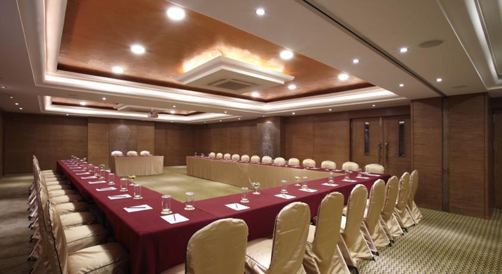 The President Hotel Bangalore Bagian luar foto