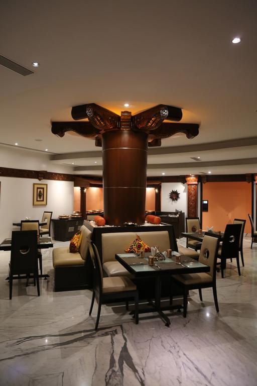 The President Hotel Bangalore Bagian luar foto