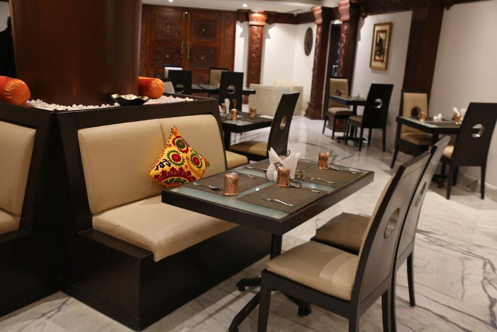 The President Hotel Bangalore Bagian luar foto