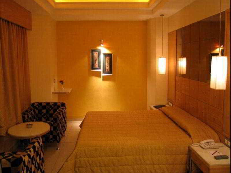 The President Hotel Bangalore Bagian luar foto