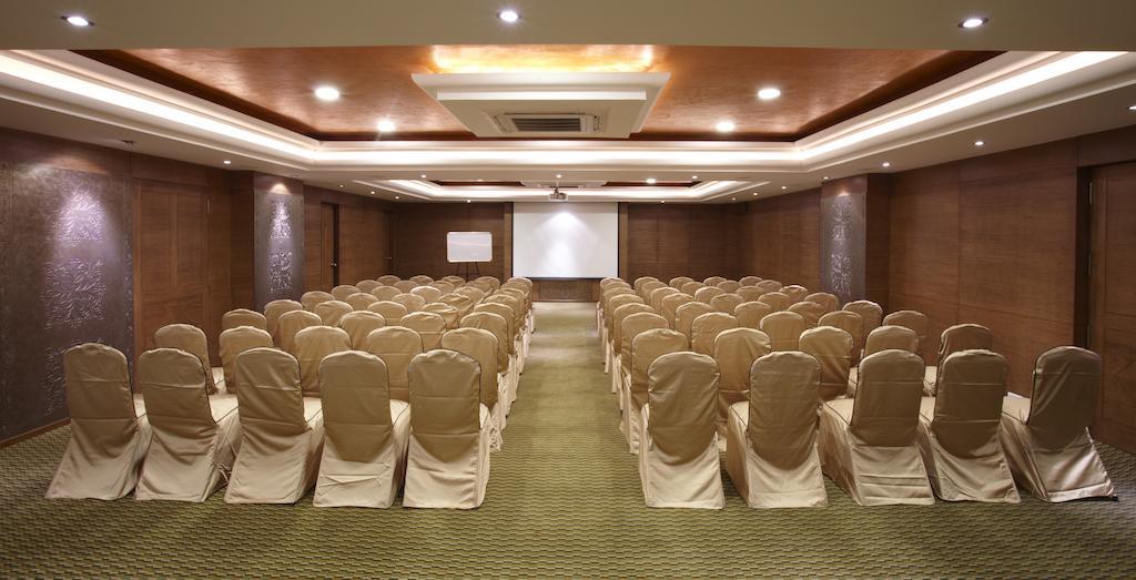 The President Hotel Bangalore Bagian luar foto